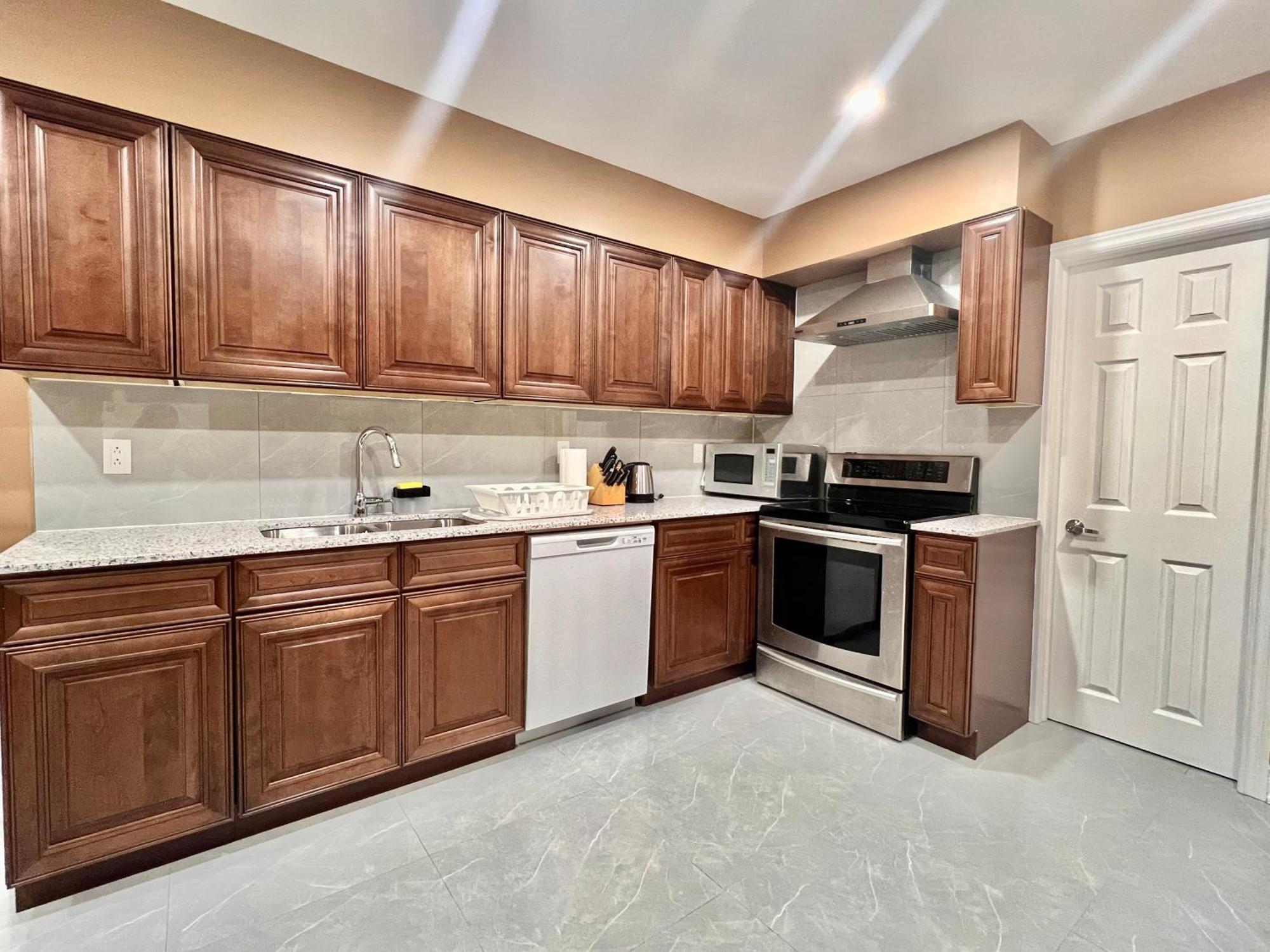 Upgraded Rooms With Bath 7-Min To Subway Near Downsview Rogers Stadium Toronto Exterior foto